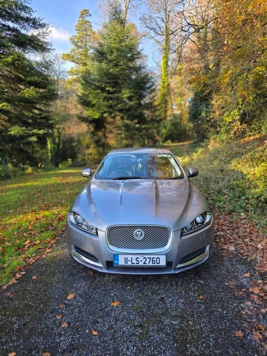 2011 Jaguar Xf - Image 1