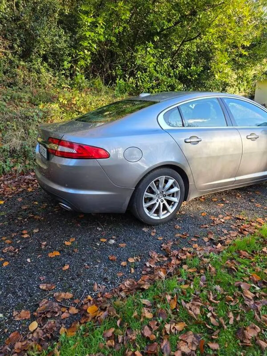 2011 Jaguar Xf - Image 4