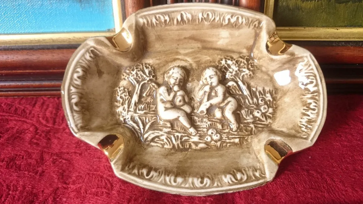 Original Capodimonte Italy Ceramic Cherub Ashtray - Image 1