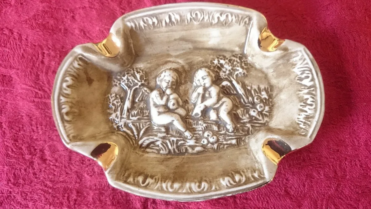 Original Capodimonte Italy Ceramic Cherub Ashtray - Image 4