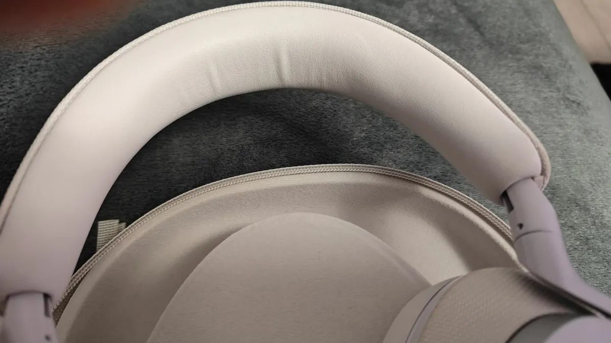 Bowers & Wilkins Px7 S2 Bluetooth Noise Canceling - Image 2