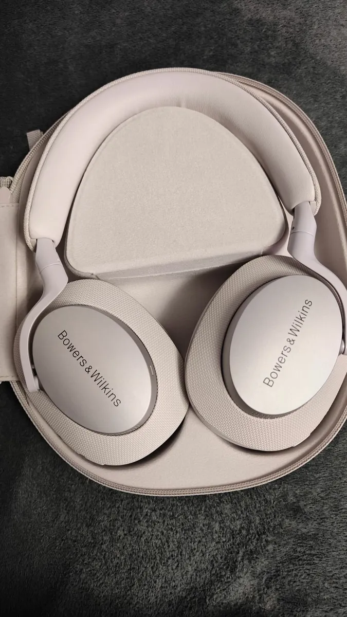 Bowers & Wilkins Px7 S2 Bluetooth Noise Canceling - Image 1
