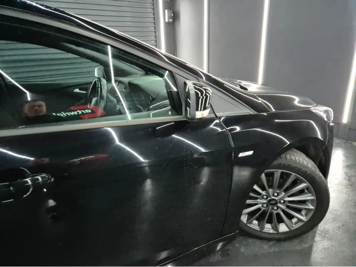 Ford Focus 1.5 TDCI ST-LINE 120PS 5 5DR - Image 2