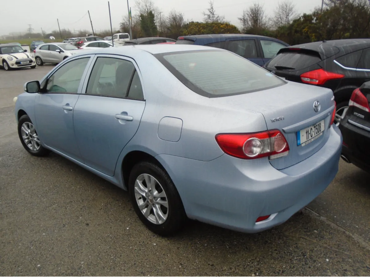 Toyota Corolla 1.4 D-4D TERRA MC 4DR - Image 3