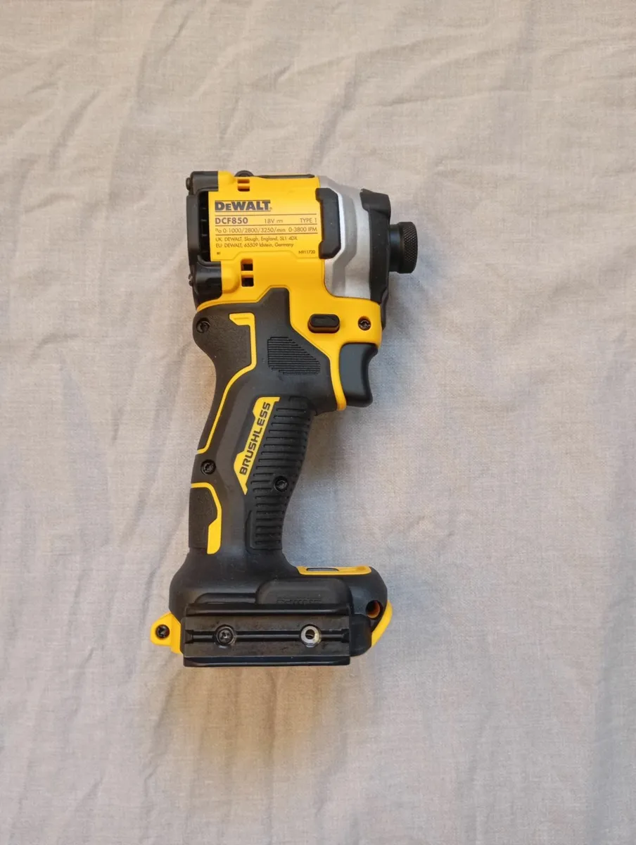 DeWalt dcf850 Impact Driver - Image 2