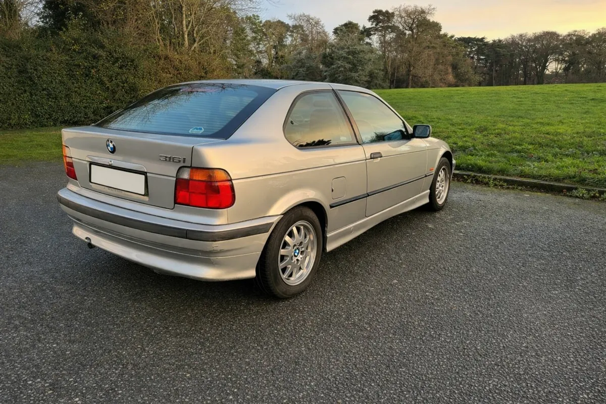 BMW 3-Series 1998 - Image 4