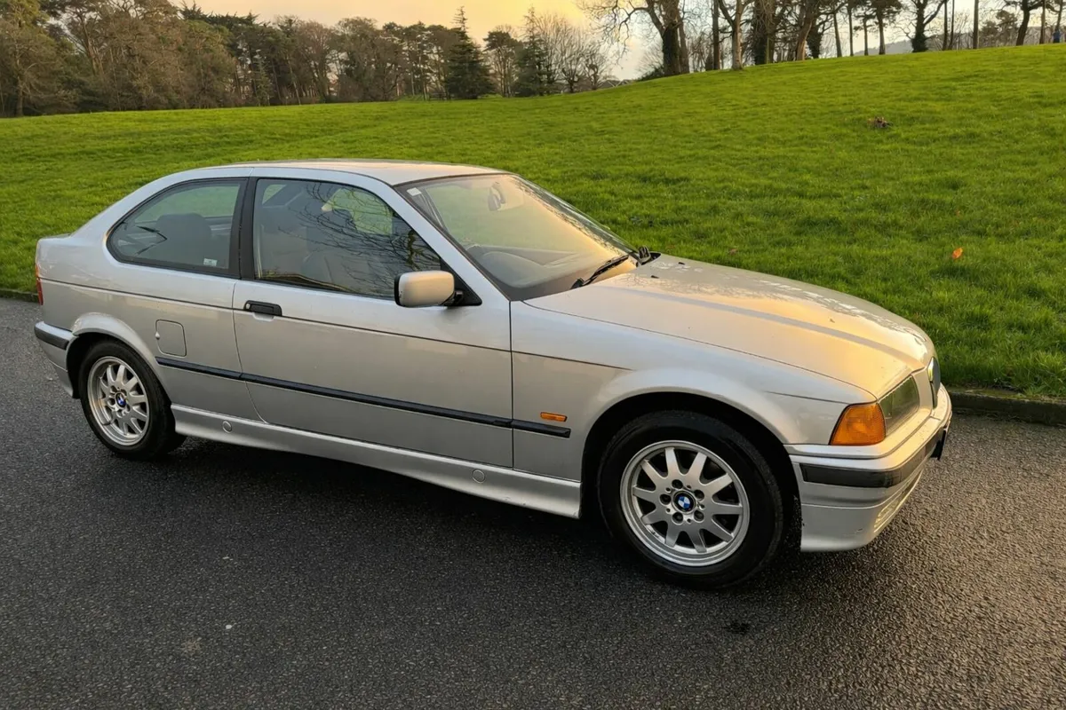 BMW 3-Series 1998 - Image 1