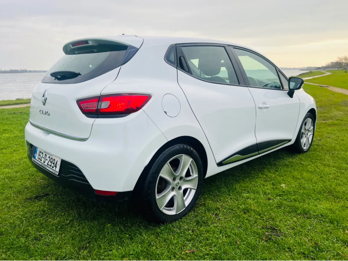 Renault Clio IV DYNAMIQUE 1.2 PET 7 4DR PETROL - Image 3