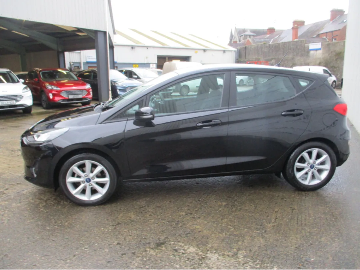 Ford Fiesta 1.0 TREND MODEL IS ONE OWNER AND ONLY - Image 3