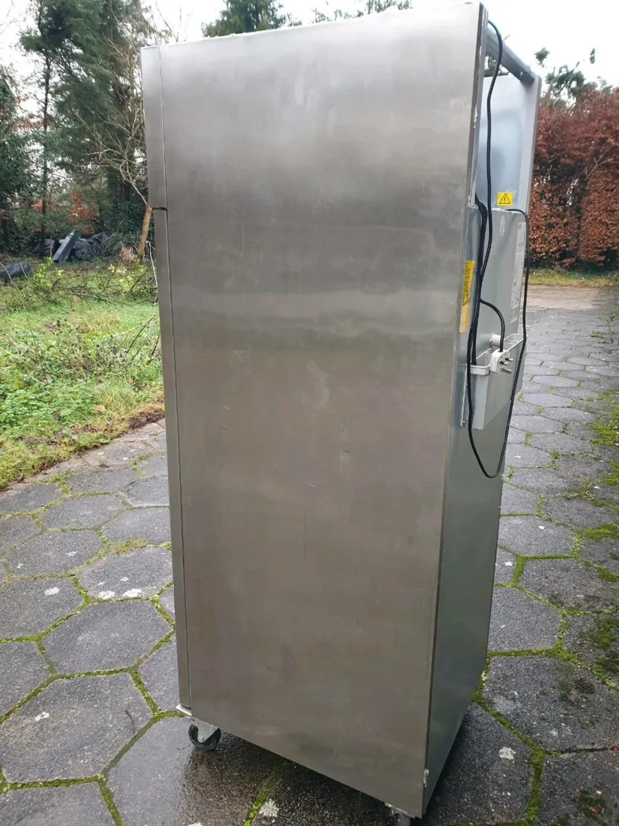 G-Line GUC65 Commercial Fridge - Low Hours - Image 4