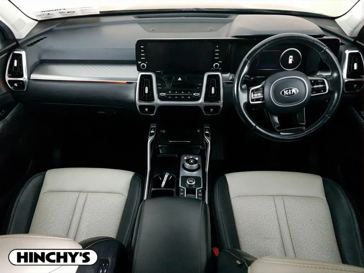 Kia Sorento 2.2 K4 4X2 Diesel 7 seats - Image 2