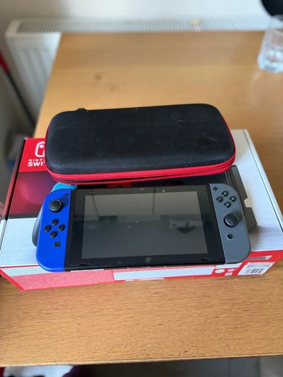 Nintendo Switch  console good condition boxed - Image 3