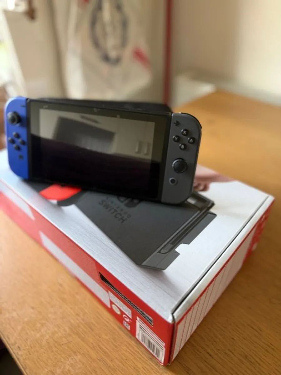 Nintendo Switch  console good condition boxed - Image 4