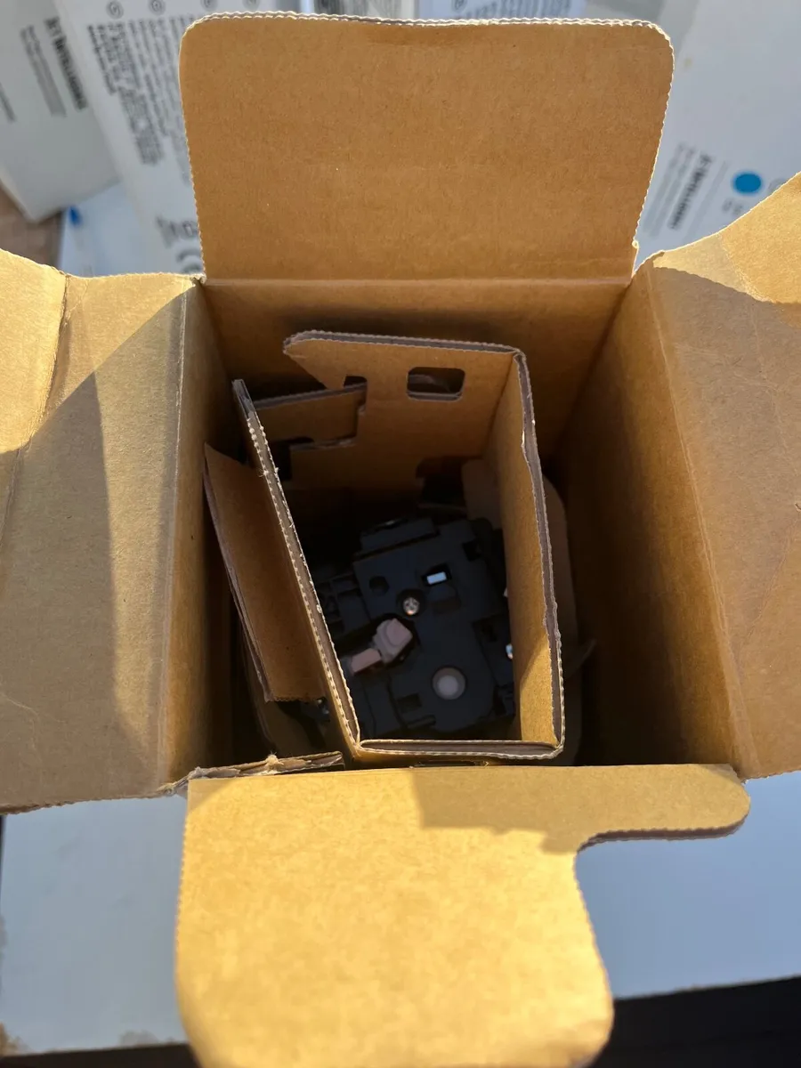 HP 305X (CE410XC)Black Toner Box Open - Image 4