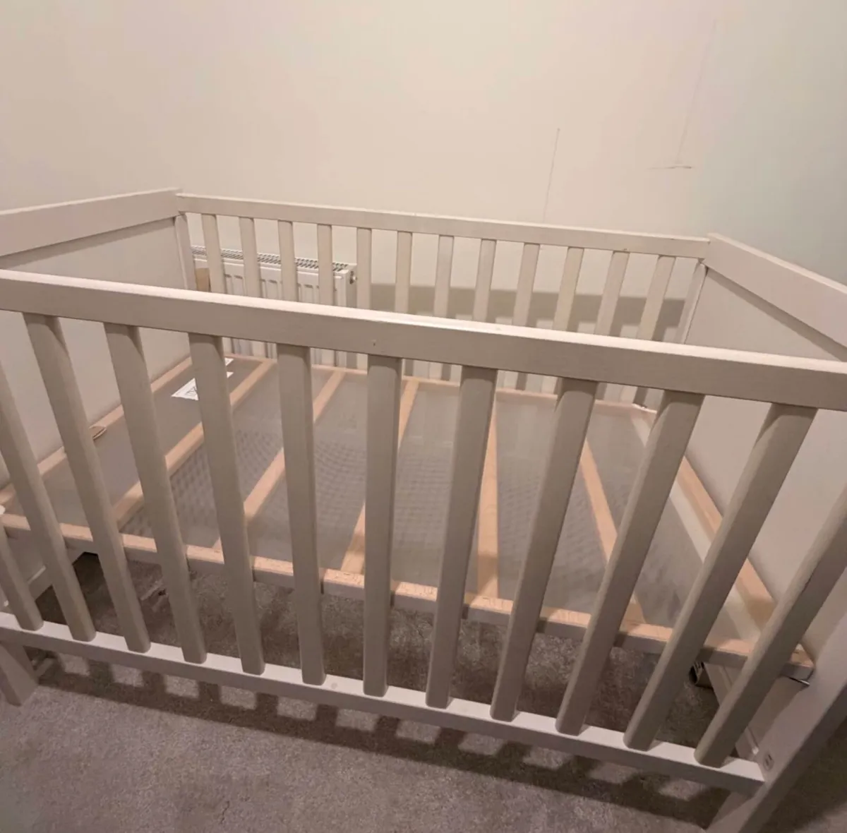 Baby cot with mattress - Image 1