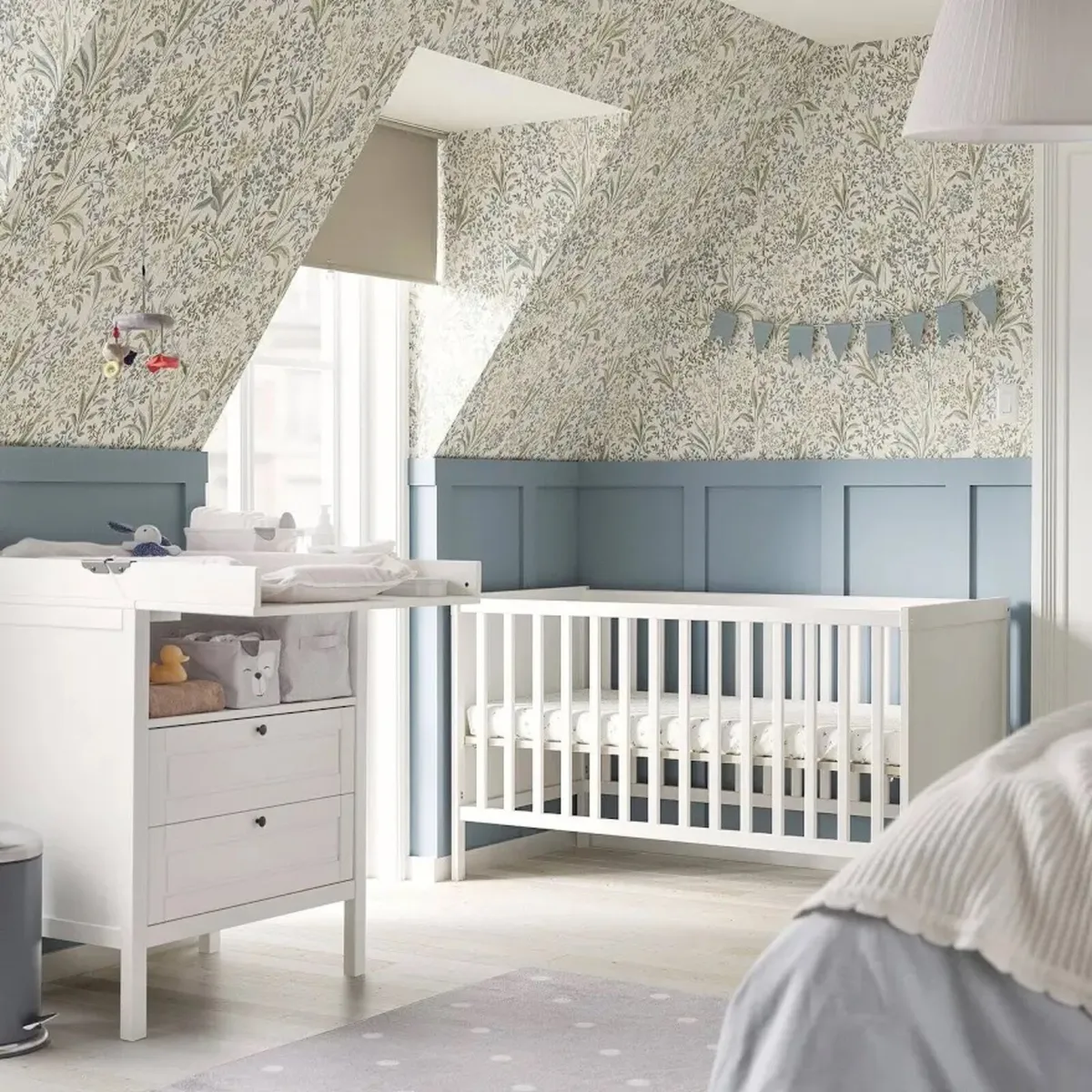 Baby cot with mattress - Image 3