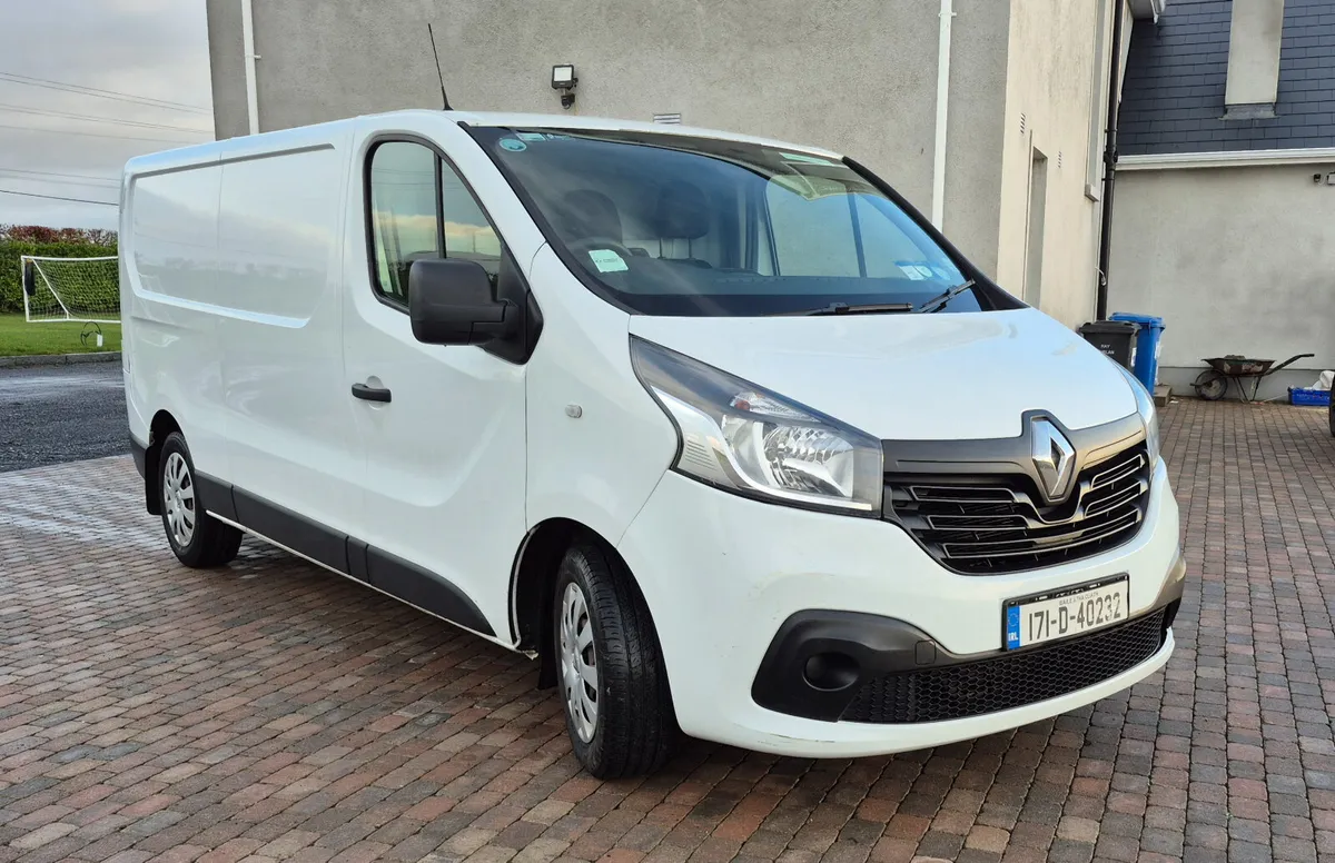 2017 Renault Trafic - Image 1