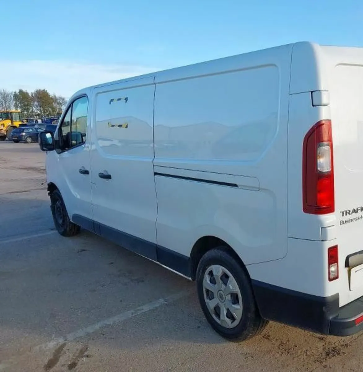 2022 RENAULT TRAFIC 2.0 DCI BUSINESS + 130BHP LWB - Image 4