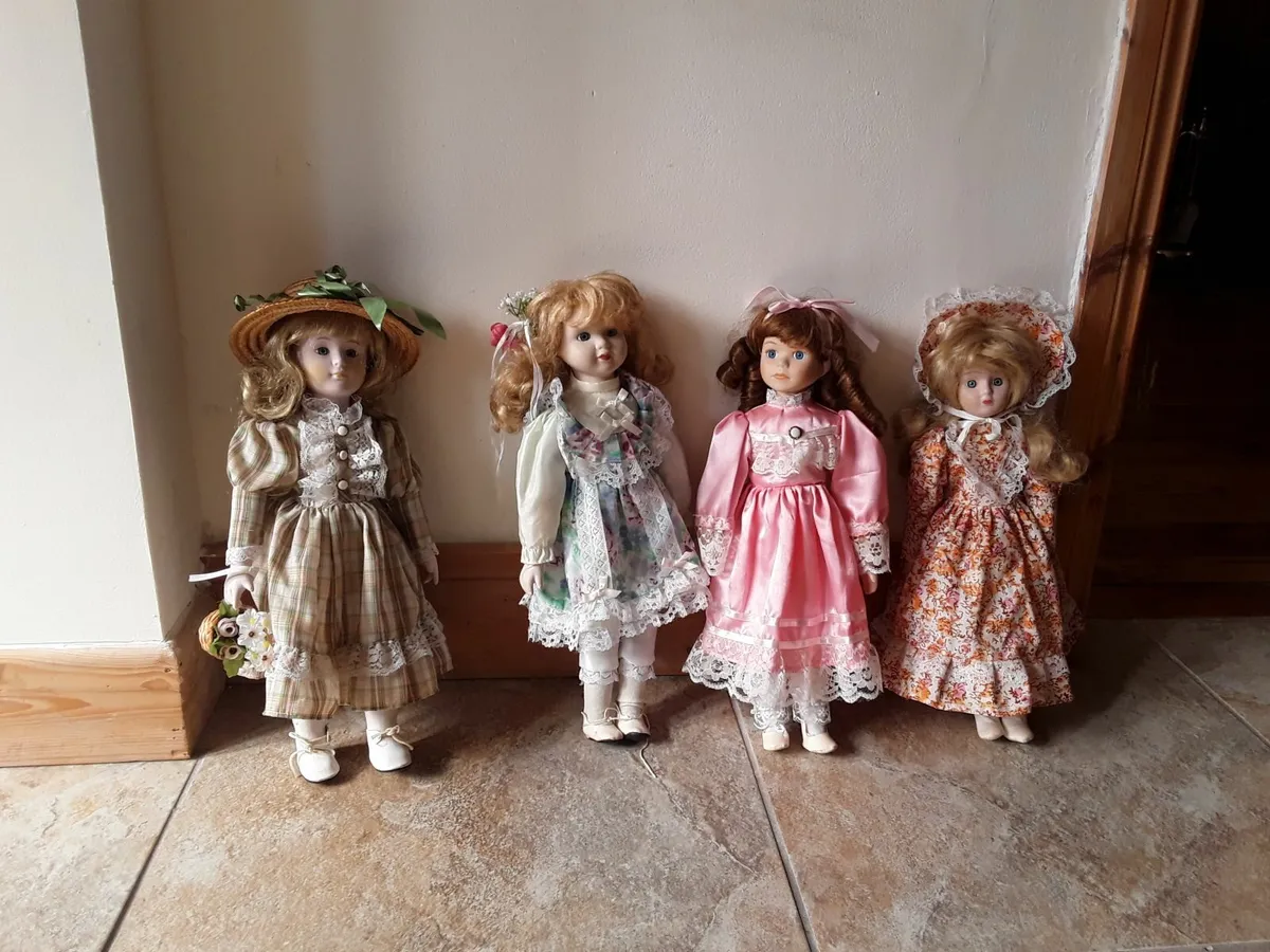 Lovely old porcelain dolls plenty of detail - Image 1