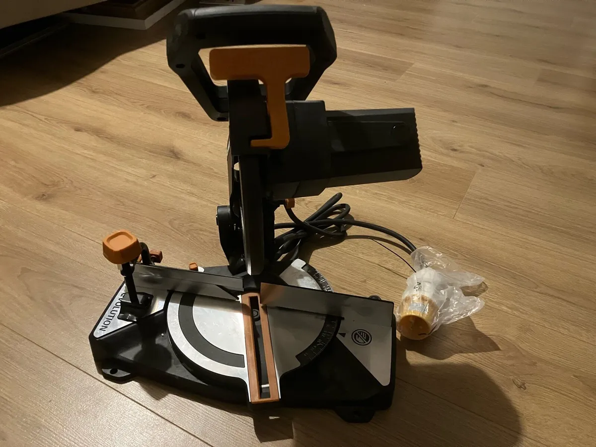 Brand new Mitre saw - Image 4