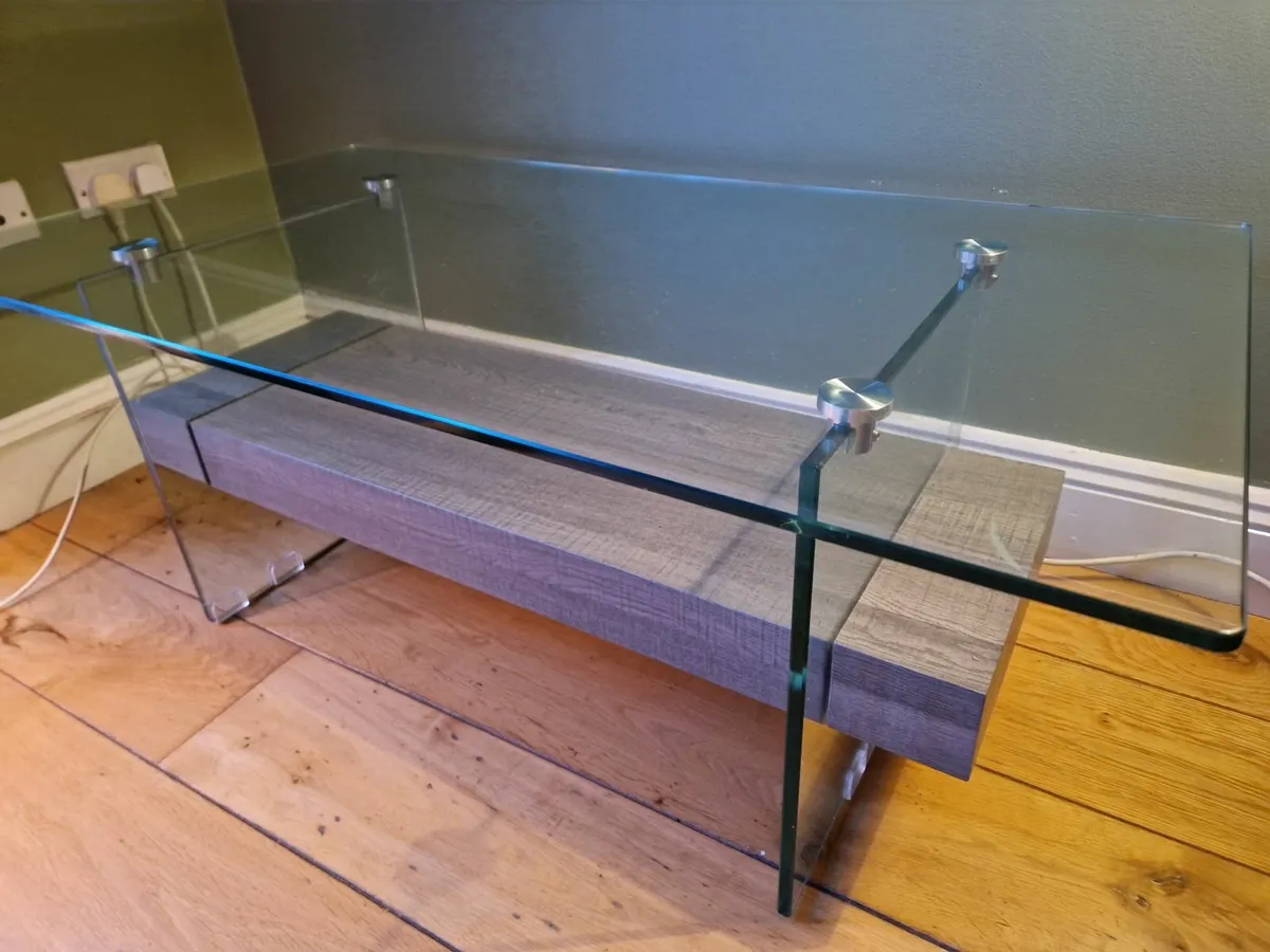 Coffee table and lamp table - Image 3