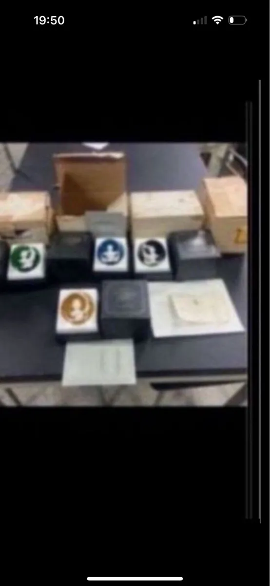 4 pinches baccarat commemorative paperweights - Image 1