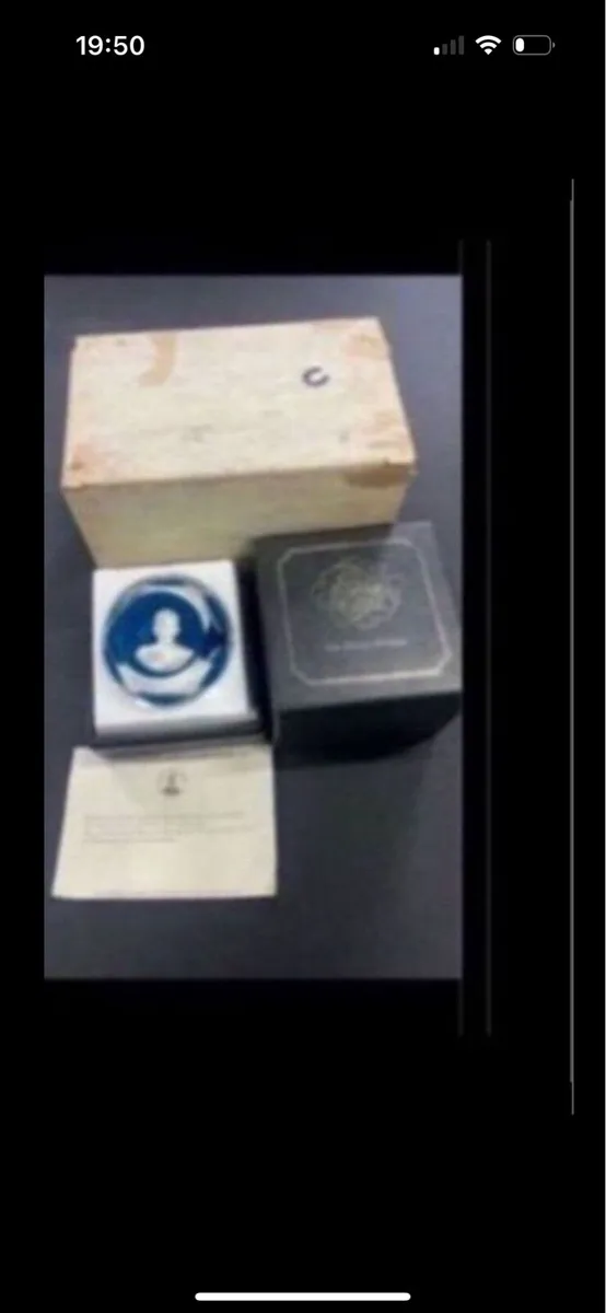 4 pinches baccarat commemorative paperweights - Image 2