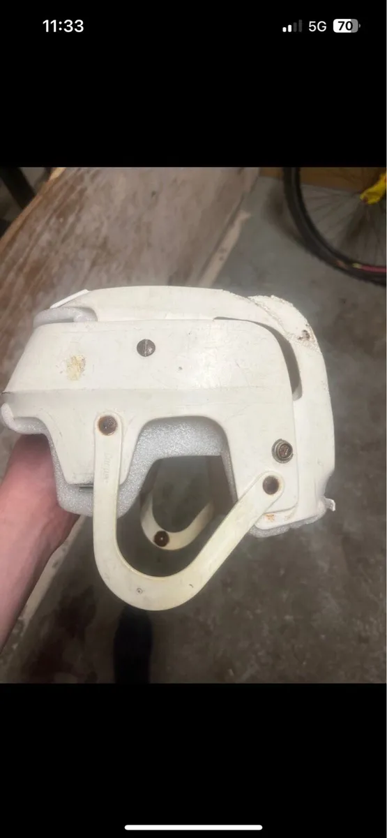 White oldstyle helmet - Image 3