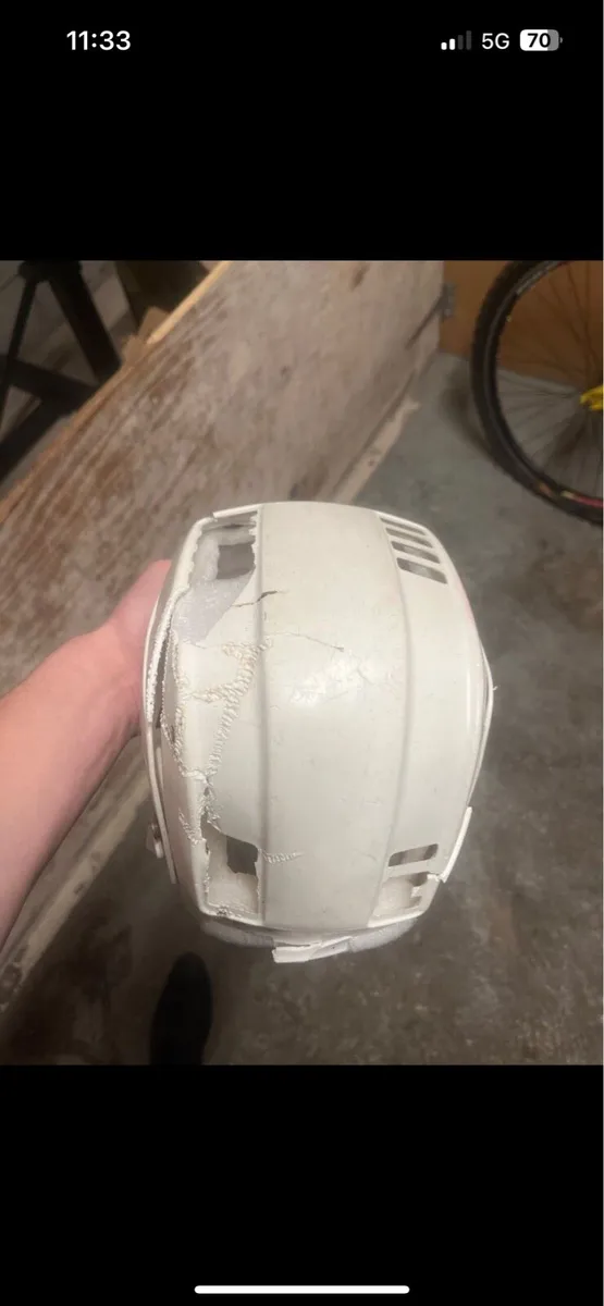 White oldstyle helmet - Image 4