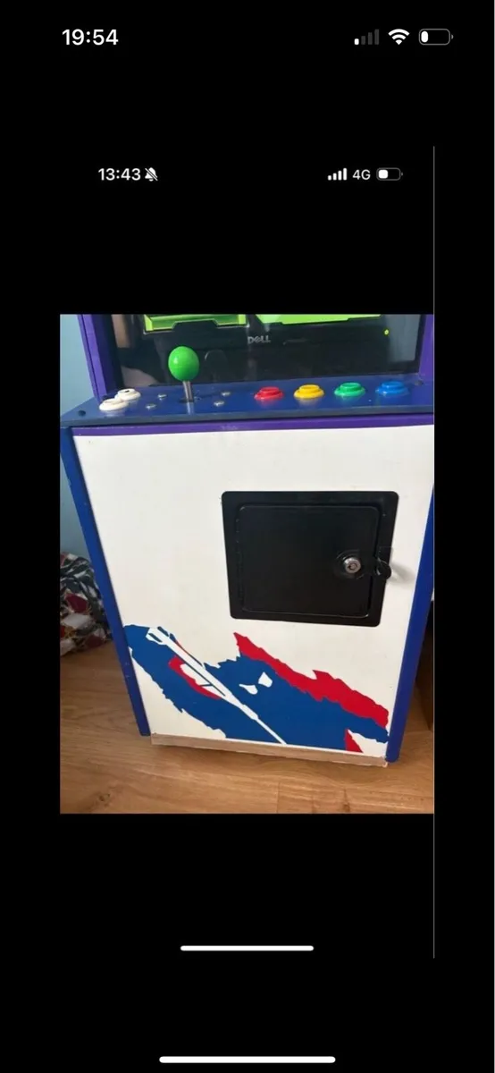 Arcade game with 800 games loaded - Image 3