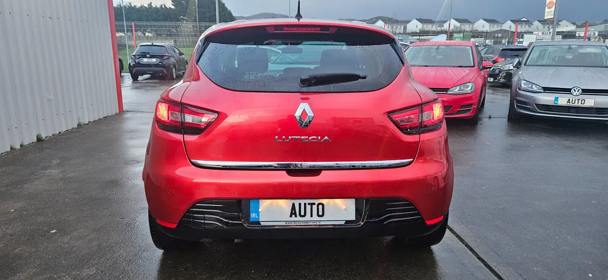 Renault Clio automatic 1.2 dynamique s low kms - Image 4