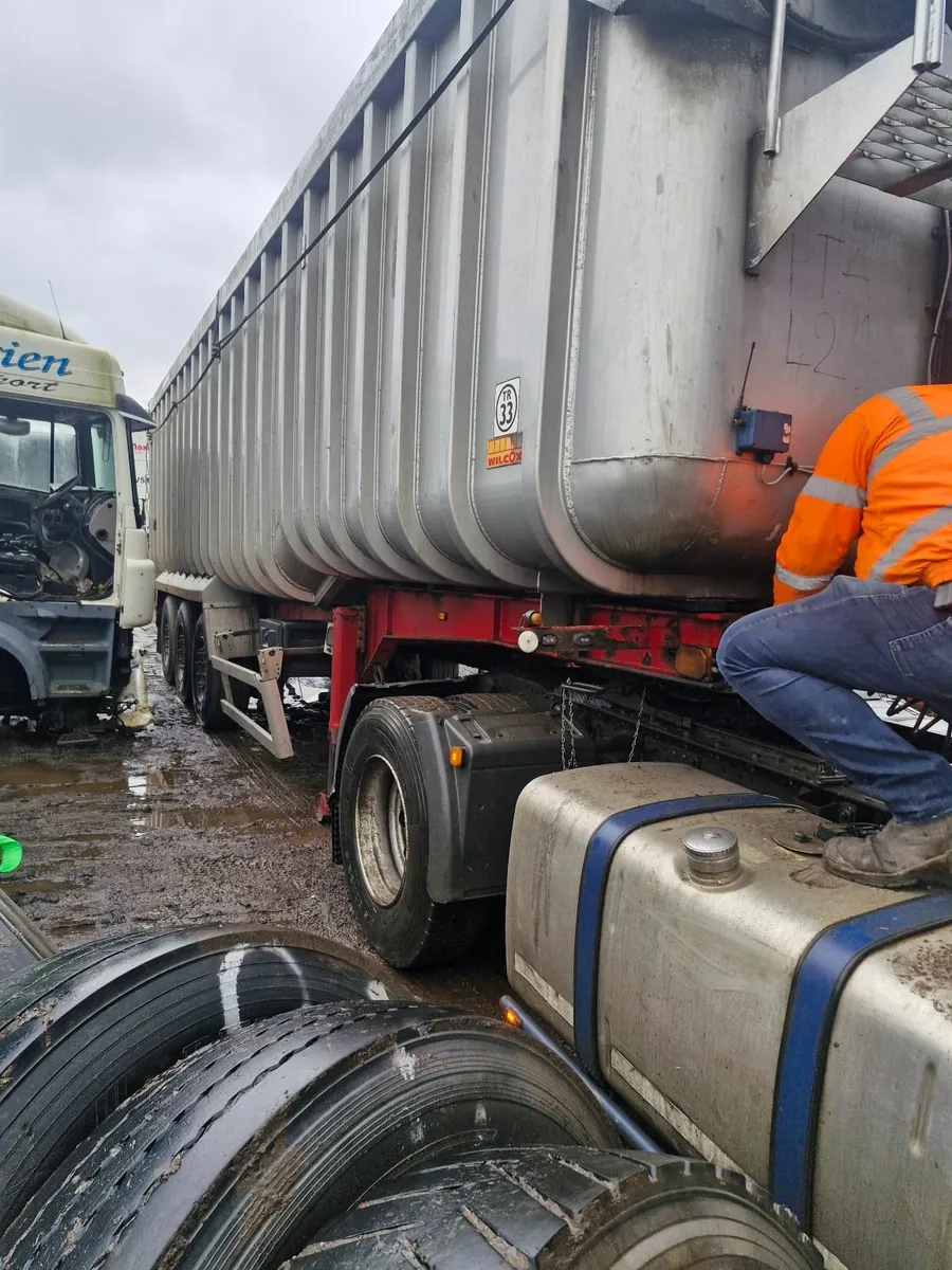 Man Other 2012 - Image 3