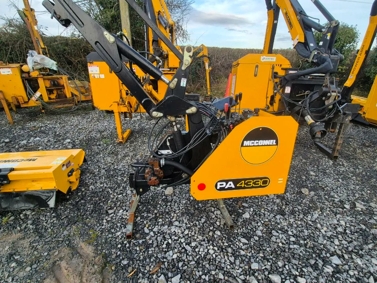 Mcconnel PA4330 Hedgecutter **As new** - Image 3