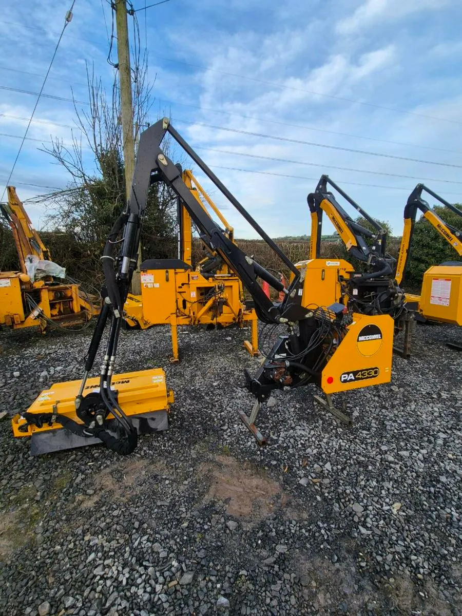 Mcconnel PA4330 Hedgecutter **As new** - Image 1