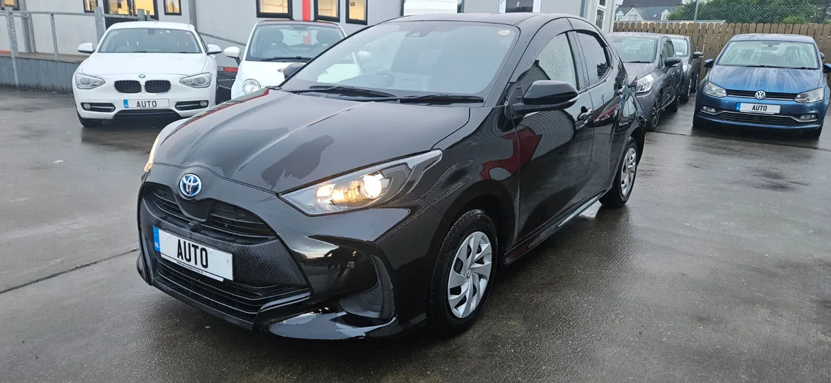 toyota yaris automatic 1.5 hybrid/petrol new model - Image 3