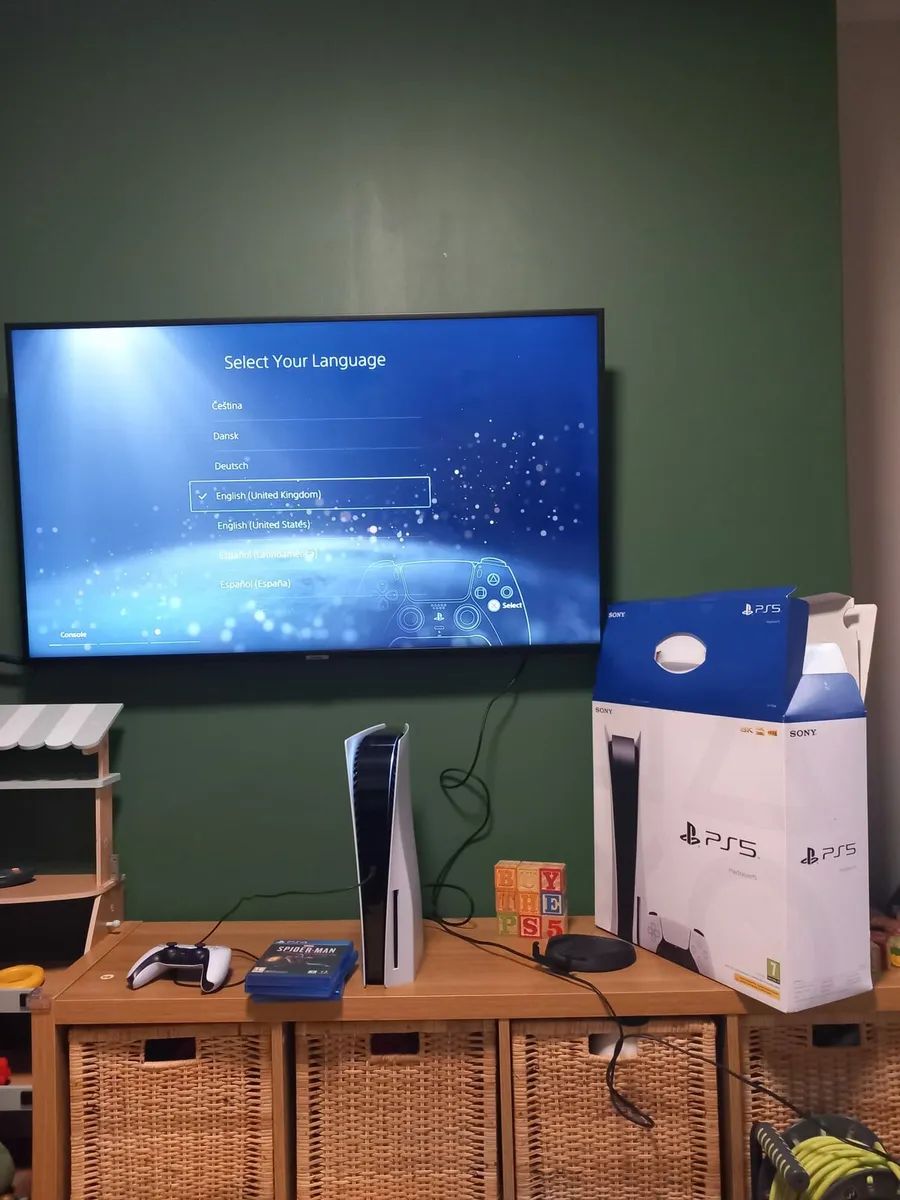 Perfect condition disc ps5 with 3 games