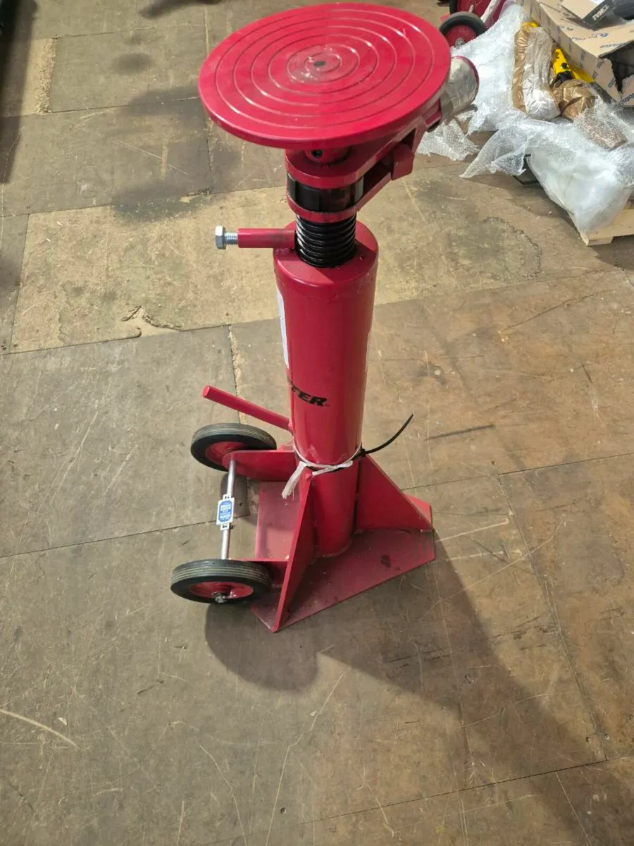Trailer Jacks - Image 2