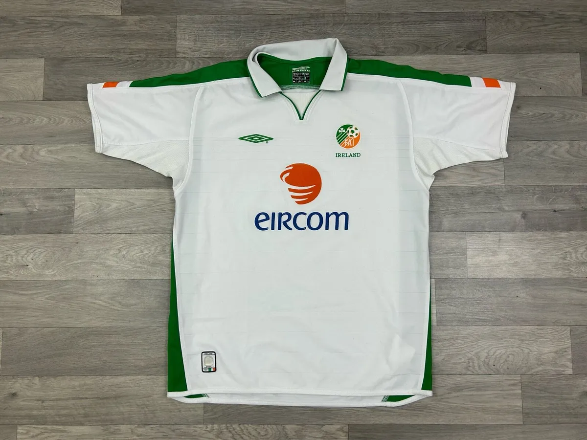 Vintage 2003 Umbro Ireland Away Jersey Shirt Men L - Image 1