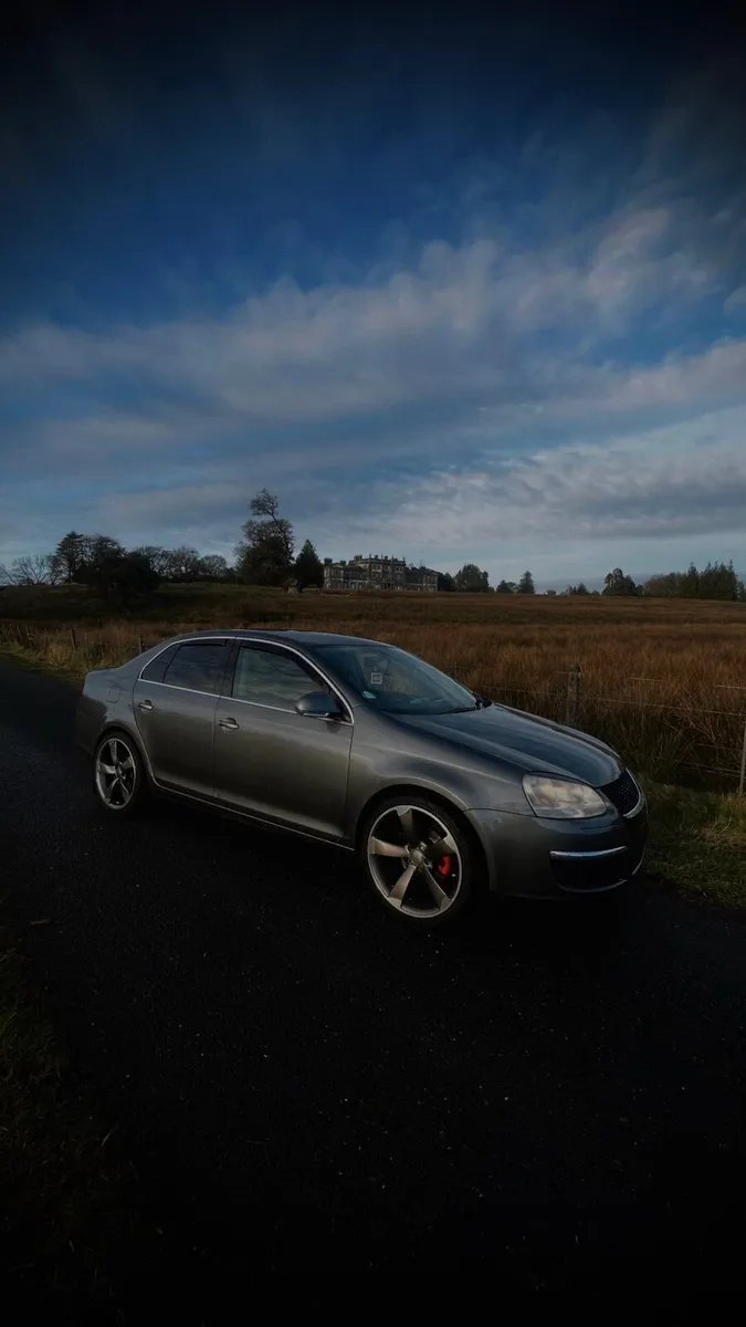 Volkswagen Jetta SE - Image 1