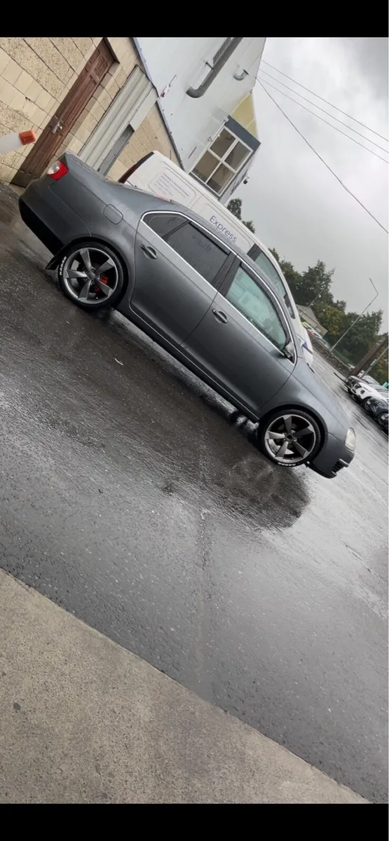 Volkswagen Jetta SE - Image 4