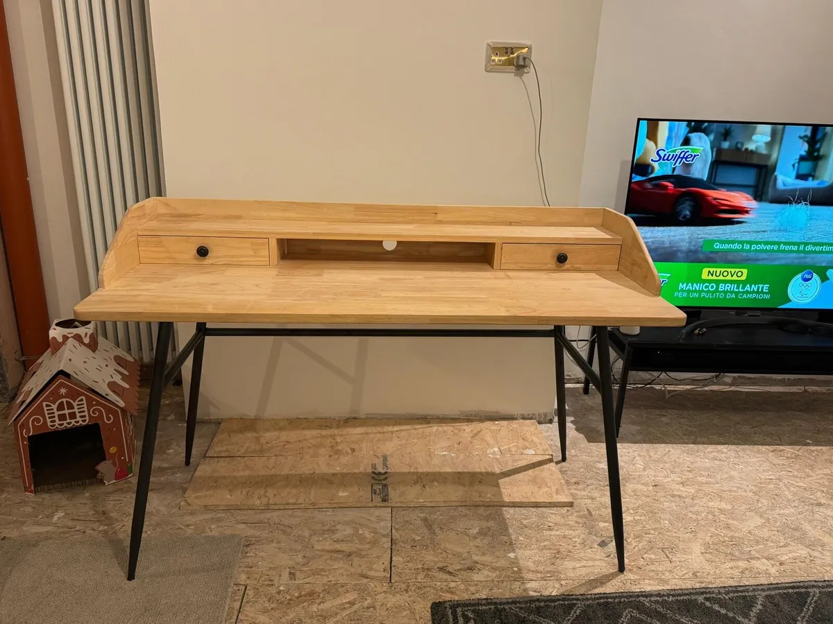 Desk - Image 2