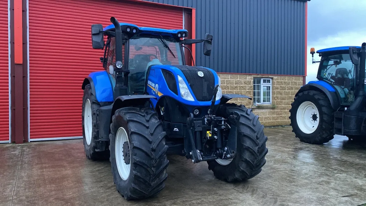 New Holland T7.230  2023 - Image 1