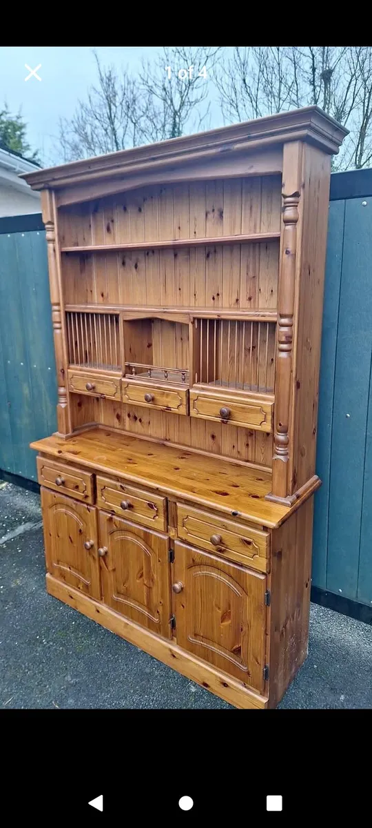 Kitchen dresser