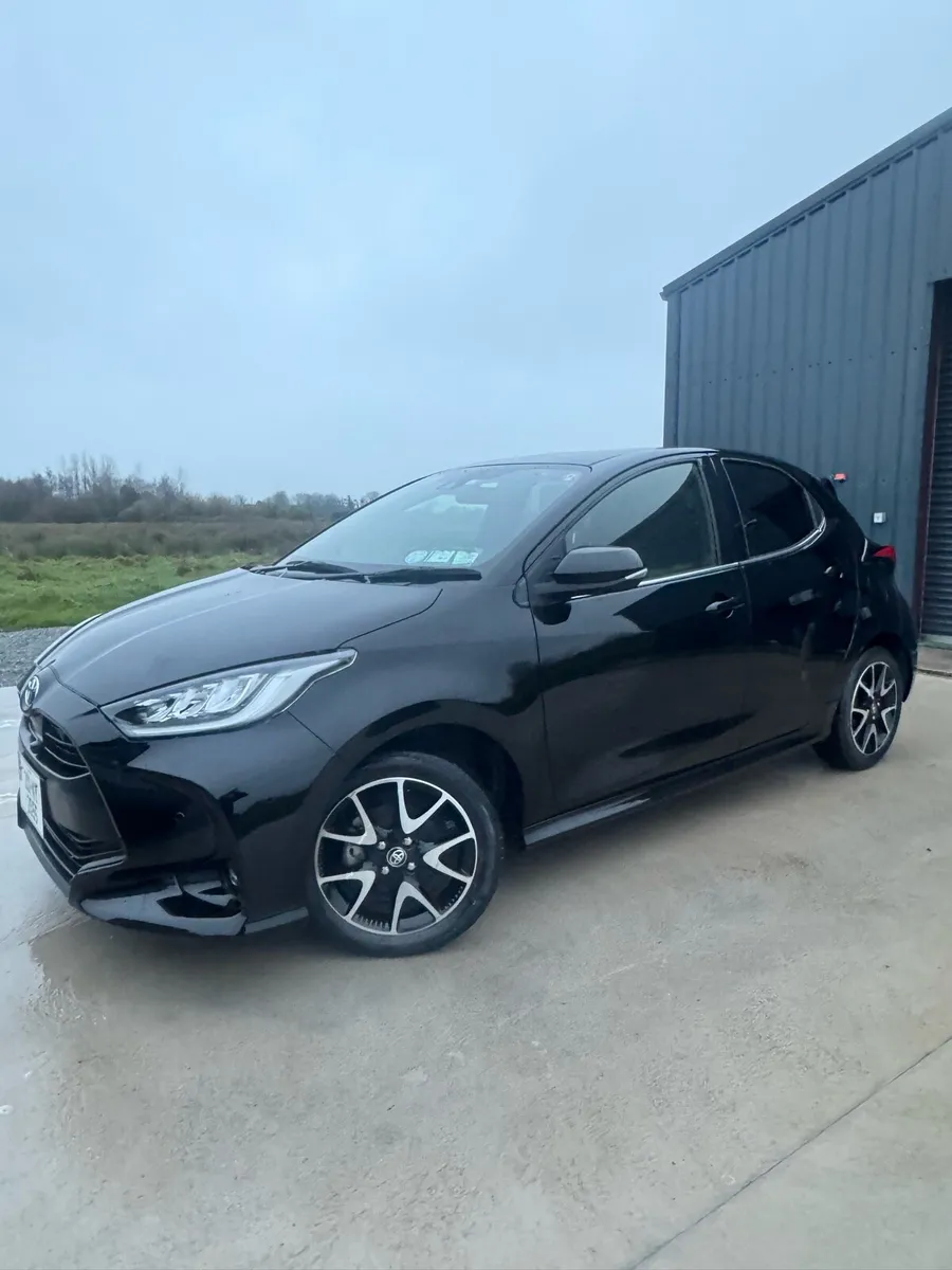 Toyota Yaris High Spec Low KMS - Image 3