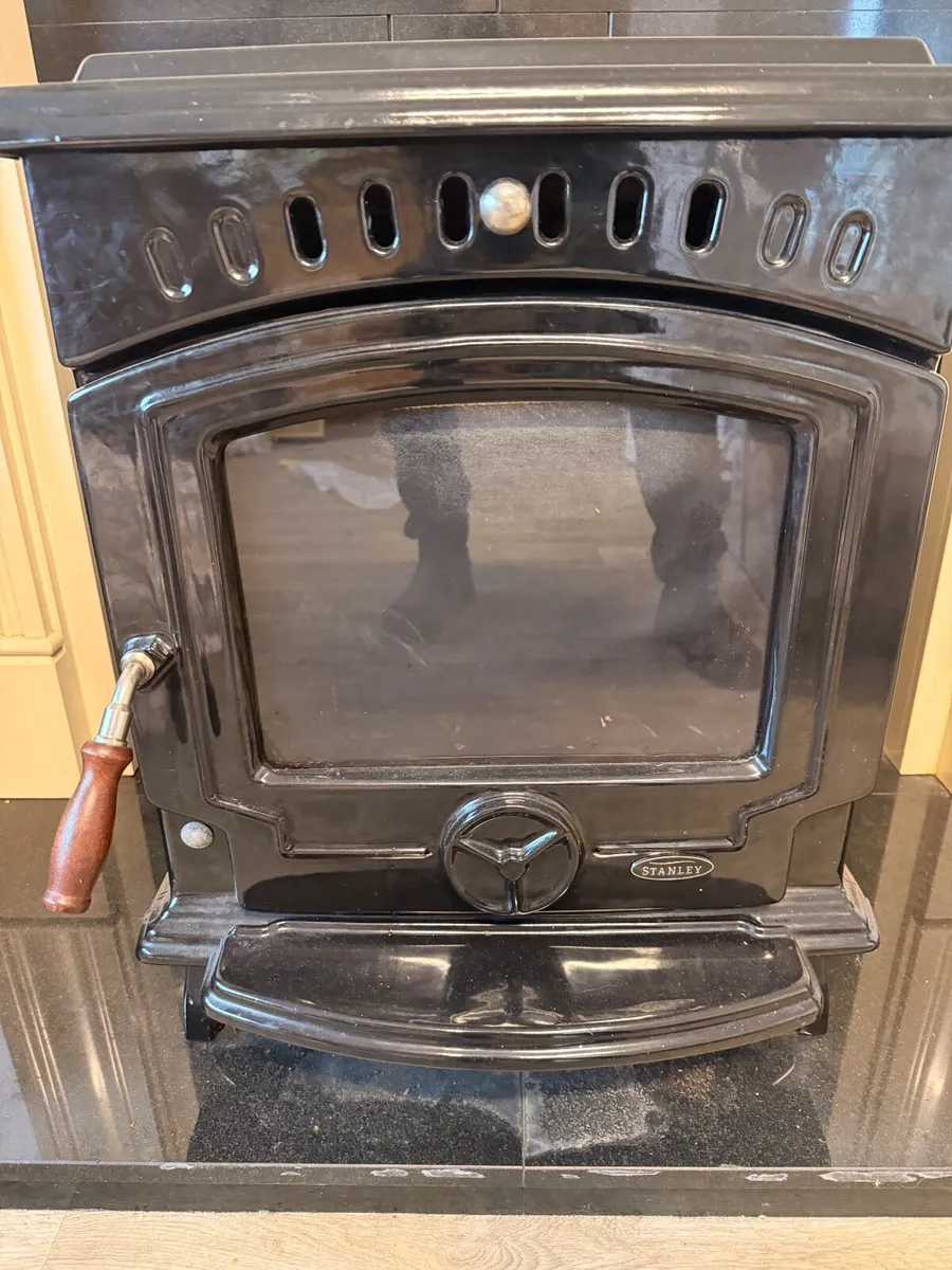 Stanley Oil Stove and Fire Place - Image 3