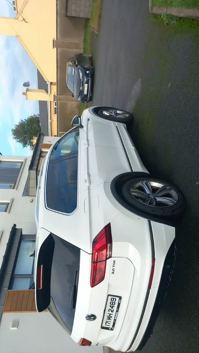 Volkswagen Tiguan 2017 - Image 2