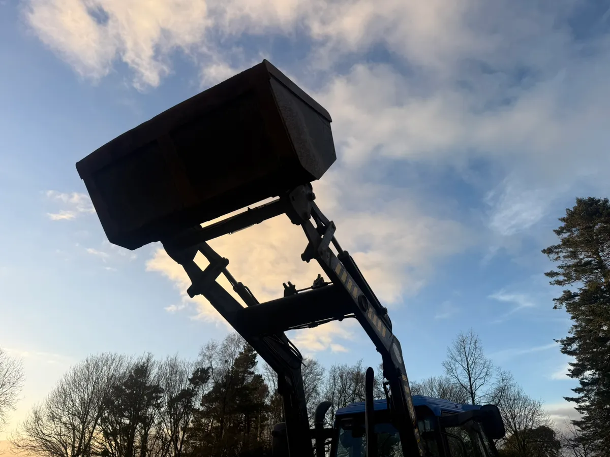 2003 New Holland TS90 C/w loader €27950 No Vat - Image 4