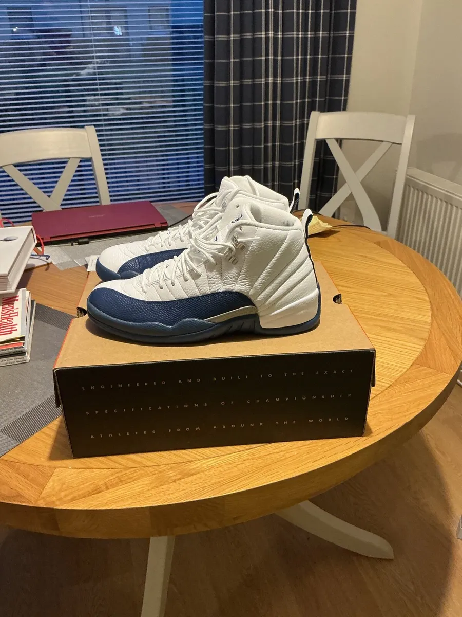 Basketball shoes - Image 1