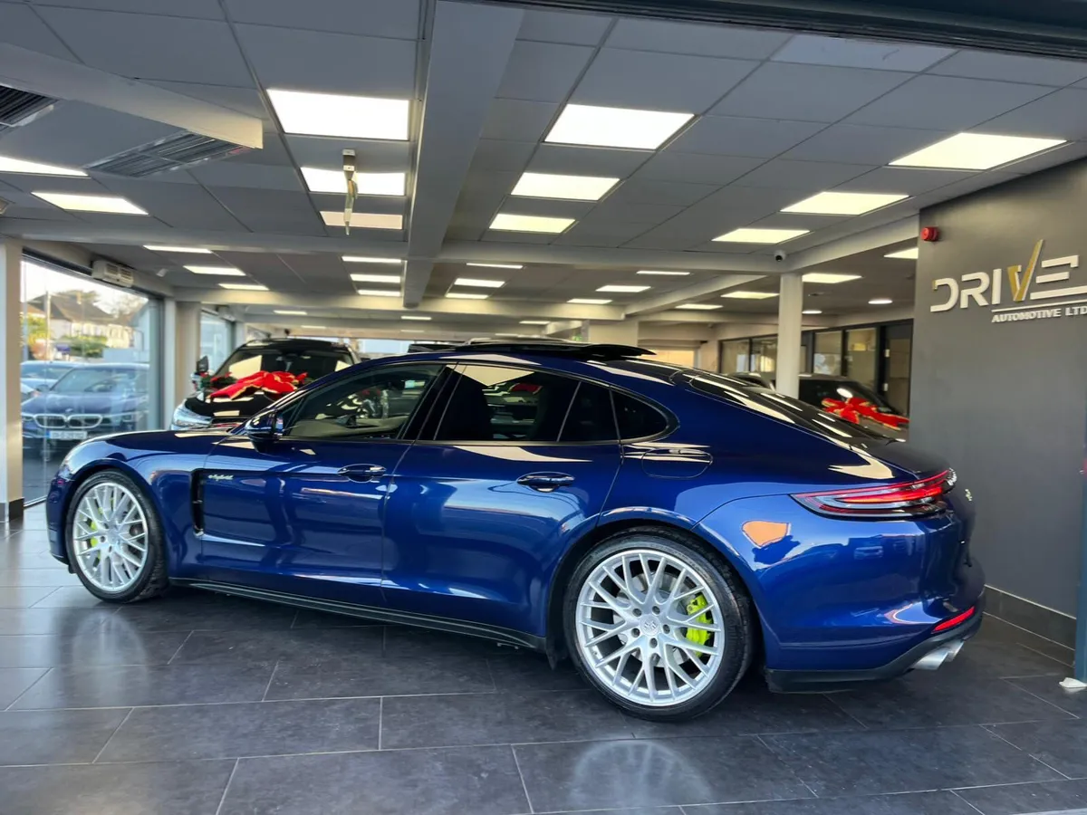 Porsche Panamera 2019 4s Hybrid - Image 3