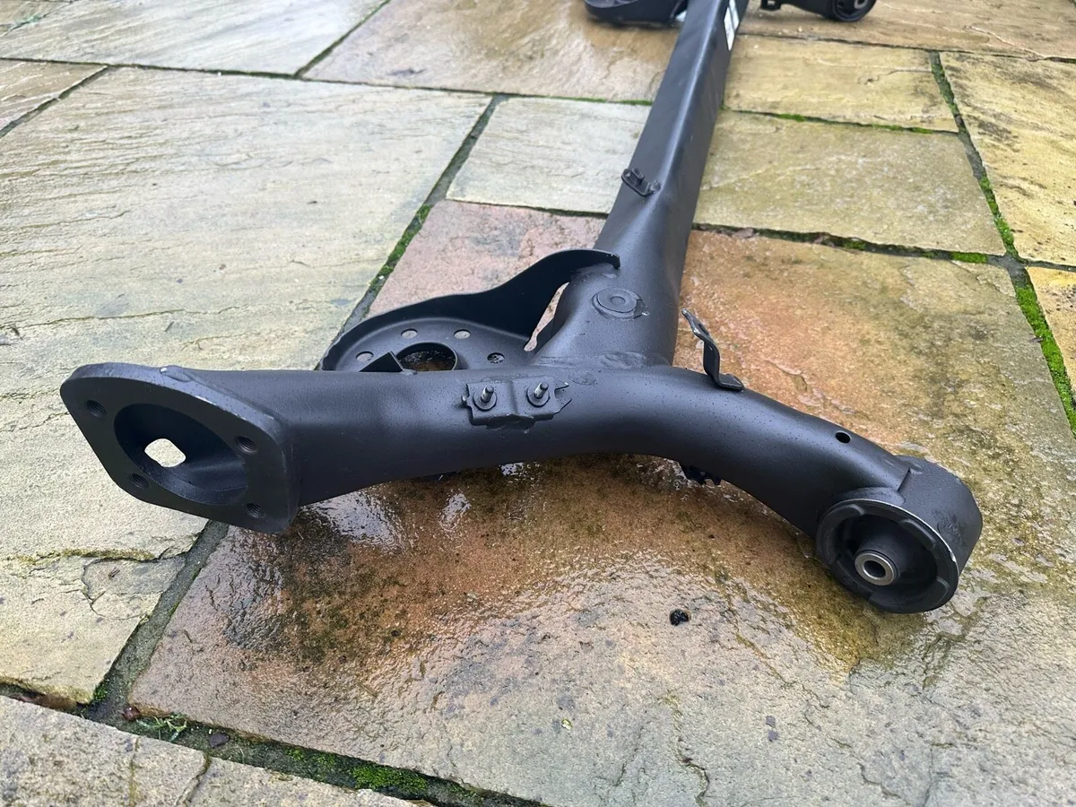 Toyota Yaris rear axle - Image 1
